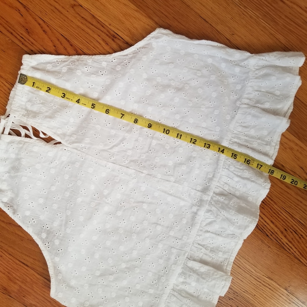 Eyelet Ruffle Halter - Size Medium - Picture 5 of 12